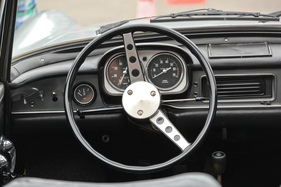 Cockpit des Renault Caravelle - nun mit Rundinstrumenten - OSMT Zug September 2015