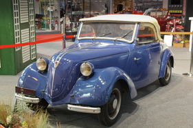 Coe Tudor (1941) - Elektrofahrzeug mit Batterie mit 48 Elementen, fuhr mit 42,32 km/h den französichen Rekord für Elektrofahrzeuge - Rétromobile 2015