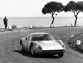 Colin Davis und Antonio Pucci gewannen die Targa Florio 1964 im Porsche Carrera GTS. Dies ist derselbe Wagen, der 1966 in Daytona seine Klasse gewinnt