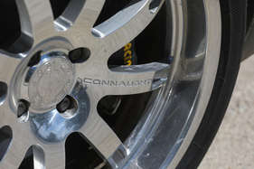 Connaught Type-D GT (2006) - die Räder für die Kompressorversion mit Markenschriftzug