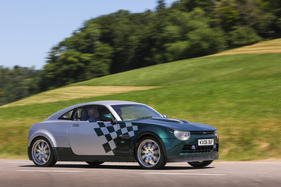 Connaught Type-D GT (2006) - gute Rundumsicht dank grosszügig eingesetzten Glasflächen