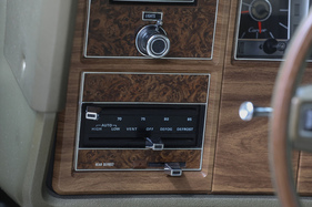 Continental Mark IV (1972) – Fahrerangelegenheit: Klimabedienung links neben dem Lenkrad