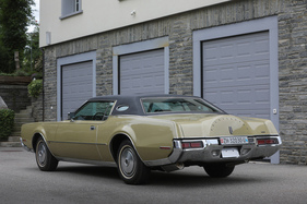 Continental Mark IV (1972) – zurückhaltendes "Grey Gold Metallic" passt hervorragend zum würdevollen Auftritt Continental Mark IV (1972) – zurückhaltendes "Grey Gold Metallic" passt hervorragend zum würdevollen Auftritt