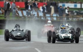 Cooper-Climax T53 Lowline (1960) - in der Richmond & Gordon Trophy, daneben BRM P48 von 1960