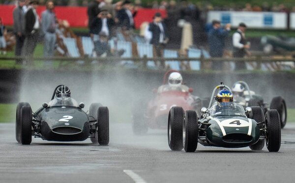 Cooper-Climax T53 Lowline (1960) - in der Richmond & Gordon Trophy, daneben BRM P48 von 1960