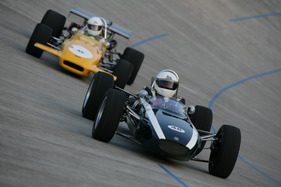 Cooper F1 (1965) - in der offenen Rennbahn von Oerlikon - Indianapolis in Oerlikon 2012 Cooper F1 (1965) - in der offenen Rennbahn von Oerlikon - Indianapolis in Oerlikon 2012