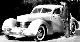 Cord 810 (1936) - die viertürige Limousine auf dem damaligen Verkaufsprospekt