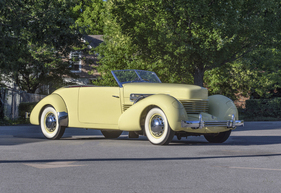 Cord 810 Phaeton (1936) - Angeboten als Lot Nr. 6049 bei der 2021er Auburn-Fall-Auktion von RM Sotheby's