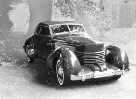 Cord 812 (1937) - an einem Autotreffen in den Siebzigerjahren