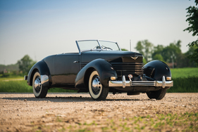 Cord 812 Cabriolet (1937) - angeboten als Lot 365 an der RM/Sotheby's Versteigerung in Hershey am 11./12. Oktober 2018