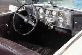 Cord 812 Compressor Phaeton (1937) - als Lot 581 angeboten an der Bonhams Versteigerung im Grand Palais in Paris am 7. Februar 2013