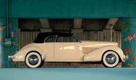 Cord 812 Phaeton (1937) - angeboten an der Auktion von Gooding & Company in Pebble Beach vom 18./19. August 2012 Cord 812 Phaeton (1937) - angeboten an der Auktion von Gooding & Company in Pebble Beach vom 18./19. August 2012