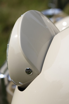 Cord 812 S/C (1937) - zwei Kurbeln sind für deren Aktivierung zuständig