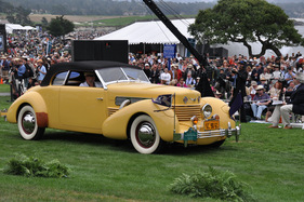 Cord 812 SC Convertible Phaeton Sedan (1937) - Dritter in der Kategorie "American Classic Open" - Pebble Beach 2012 (C1-09)
