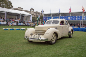 Cord 812 Supercharged Bervely Sedan (1937) - am Amelia Island Concours d'Elégance am 13. März 2016