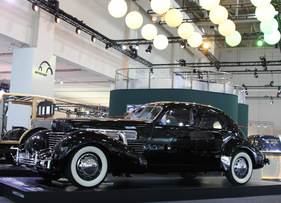 Cord B12 S/C Sedan (1937) - immer wieder beindruckende Formgebung, Neuanschaffung der Autostadt - an der Techno Classica Essen 2012