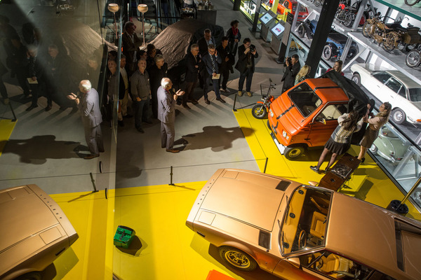 Corrado Lopresto anlässlich der Enthüllung des Zagato Zele 1000 - Sonderschau "Italo-Design 1968-1978 - Collezione Lopresto" im Verkehrshaus Luzern 2018