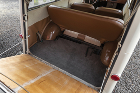 Crosley CD Super Station Wagon (1951) - die Hecktüre ist zweiteilig, wie bei vielen amerikanischen Kombis