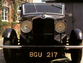 Crossley Streamline (1933) – Mit freistehenden Scheinwerfern