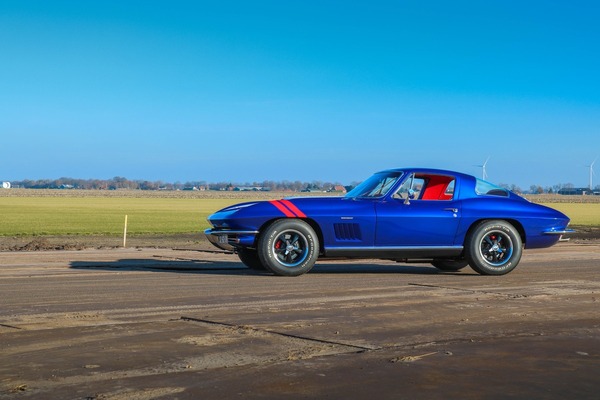 Image: Crovette C2 Sting Ray Coupé Resto Mod (1967) - will be auctioned at the "Exclusive Classic Car" auction by Catawiki until May 9, 2021