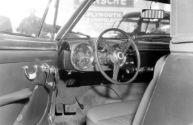 Cunningham C 3 (1953) - schön gestaltetes Interieur, gesehen am Genfer Automobilsalon 1953
