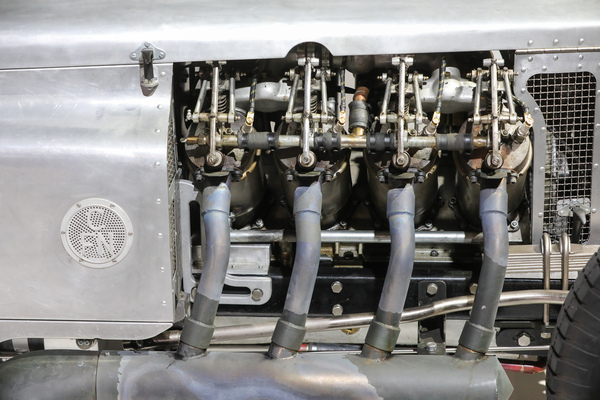 Curtiss Frazer Nash (1927) - Vorkriegssportwagen mit V8-Flugzeugmotor von 1918 auf dem Stand von Lutziger Classic Cars - Auto Zürich 2022