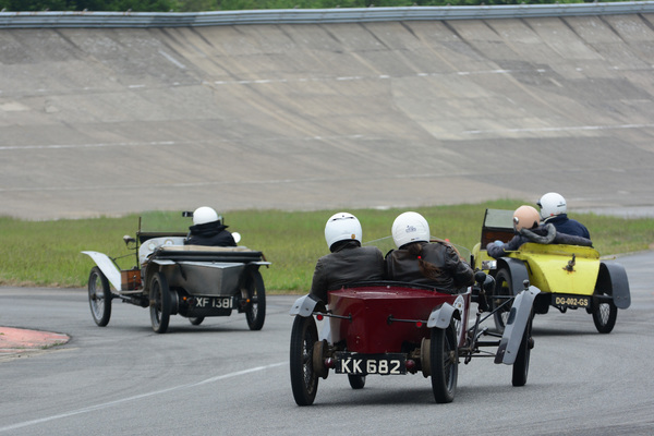 Bild Cycle Cars beim Kurvenfahren - 4. Montlhéry Vintage Revival 2017