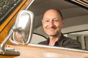 DAF 55 Marathon (1971) - Stolzer Besitzer Daniel Spillman, das Auto stammt aus erster Hand