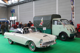 DKW 1000 SP (1962) - im Thunderbird-Look neben einem Schnelllaster - Motorworld Classics Bodensee 2019