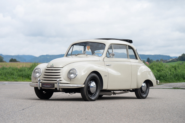 Bild: DKW 3=6 Sonderklasse (1954) - als Lot 30 an der Versteigerung "Klassische Automobile & Motorräder" der Oldtimer Galerie in Toffen am 18. Oktober 2025