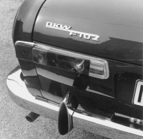 DKW F 102 (1964) – Marke und Modell in einem Schriftzug zusammengefasst