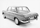 DKW F 102 (1964) – die viertürige Limousine von schräg hinten