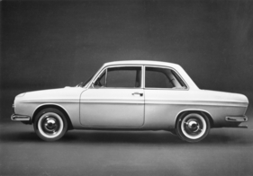 DKW F 102 (1964) - noch ohne Chromstreifen auf der Flanke