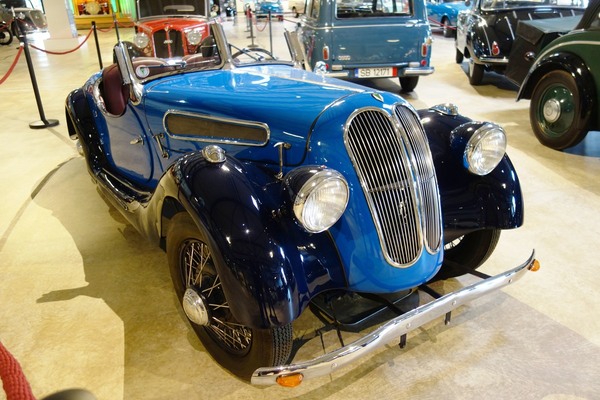 DKW F 4 Roadster mit Karosserie von Ihle (1934). Man beachte die "Niere" - Oldtimermuseum "Zylinderhaus"