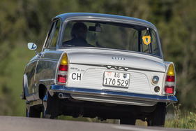 DKW F12 (1964) - Höhere Fenster lassen den Wagen etwas hochbeinig aussehen