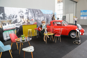 DKW Monza (1957) - eingebettet in Fünfzigerjahrekulisse - ausgestellt vom Auto & Traktor Museum Bodensee - Klassikwelt Bodensee 2023 (1957)