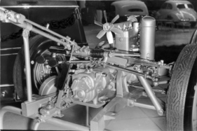 DKW Sonderklasse 3=6 (1953) - Blick auf den neuen Motor an der IAA 1953