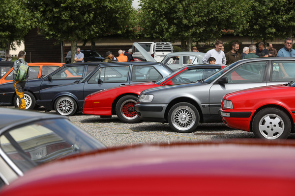 Image: An American has joined the German phalanx - Oldtimer Sunday Morning Zug Treffen from August 3, 2025
