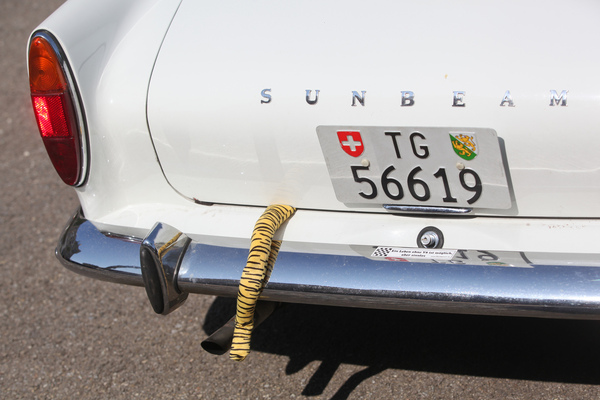 Da wird die Typenbezeichnung zum Maskottchen beim Sunbeam Tiger - V8-/I6-Hybrid-Treffen in der Motorworld Kemptthal 2021