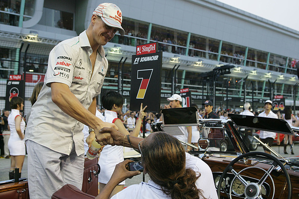 Da wird er erst mal begrüsst, ...