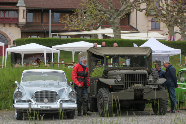 Da wirkt auch ein stattlicher Studebaker richtig zierlich - Albisgütli Classics April 2022