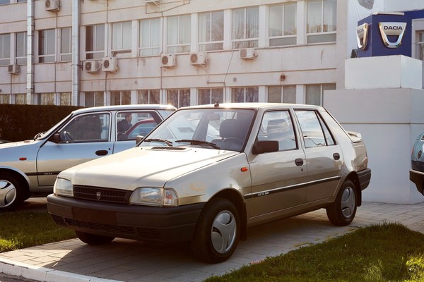 Bild Dacia Nova (1998) - Teil der Dacia Heritage Collection