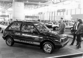 Daihatsu Charade (1983) - mit neu gestylter Karosserie, auch mit kleinstem Serien-Diesel mit 993 cm3 und 37 PS erhältlich - am Genfer Automobilsalon von 1983