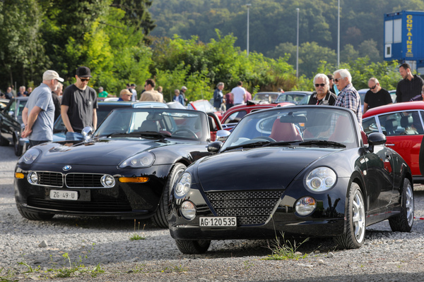 Daihatsu Copen (2005) - zusammen mit BMW Z8, beide in Schwarz - 8. Lägern Classic 2025