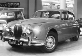 Daimler 2,5 Litre V8 Saloon (1963) - Karosserie vom Jaguar Mk 2, der Motor stammt vom 2,5-Liter-V8-Sportwagen