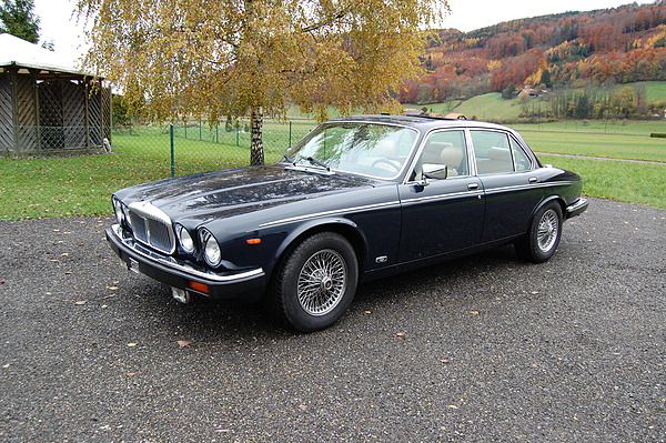 Daimler Double Six (1990) - angeboten als Lot 38 an der Versteigerung der Oldtimer Galerie Toffen vom 1. Dezember 2012