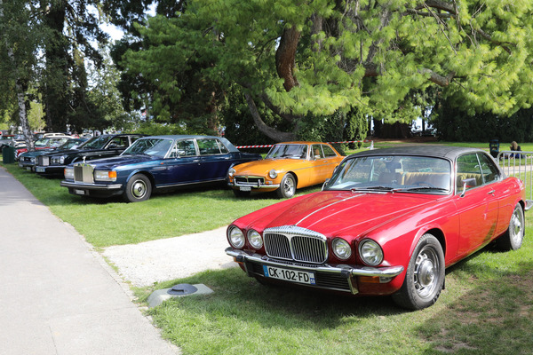 Bild: Daimler Double Six als Coupé - 29. Swiss Classic British Car Meeting Morges 2021