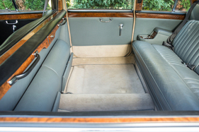 Daimler Limousine DS 420 Vanden Plas (1970) – Gepflegtes Reisen inklusive