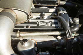 Bild Daimler Limousine DS 420 Vanden Plas (1970) – In der Daimler-Limousine überlebte der XK-Motor bis 1992, als letzter Ort wo er zum Einsatz kam