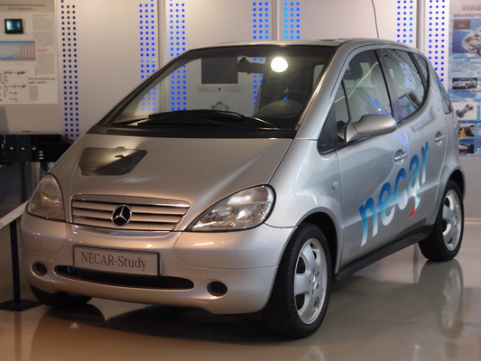 Daimler Necar Studie -Brennstoffzellen-Auto auf der Basis der ersten A-Klasse mit Sandwichboden